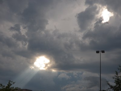 20160629 - University Mall God Light