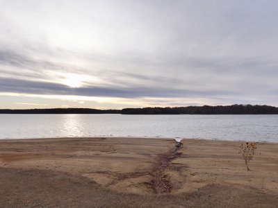 20191128 - Kerr Lake - Beach 1